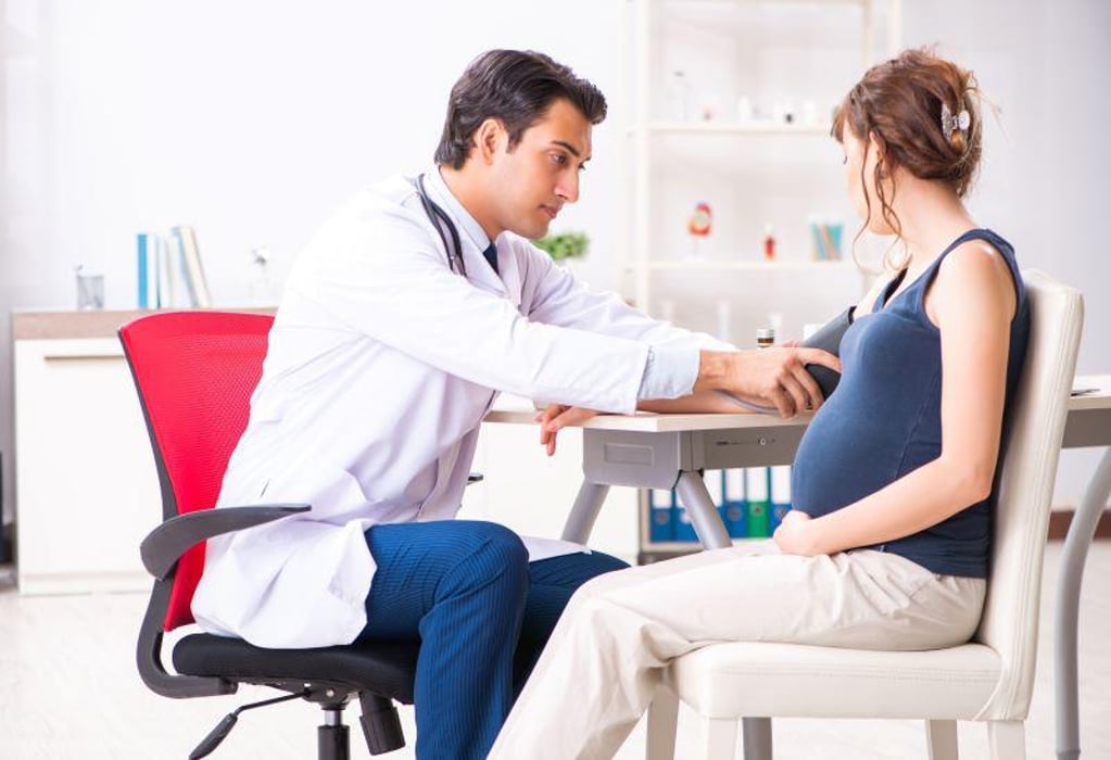 pregnant pregnancy blood pressure preeclampsia