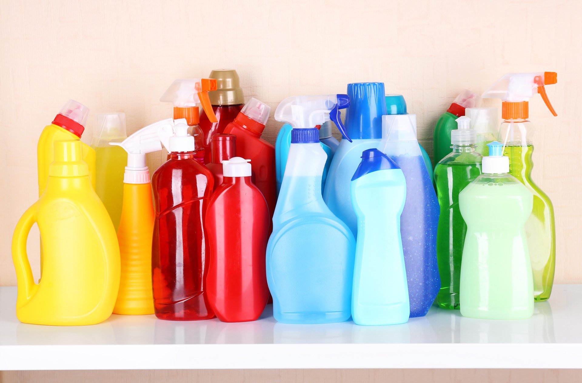 News Picture: Cleaning Products, Even Green Ones, Emit Unhealthy Toxins