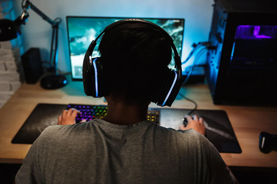 Voices in Your Head: Wearing Headphones Changes Listening