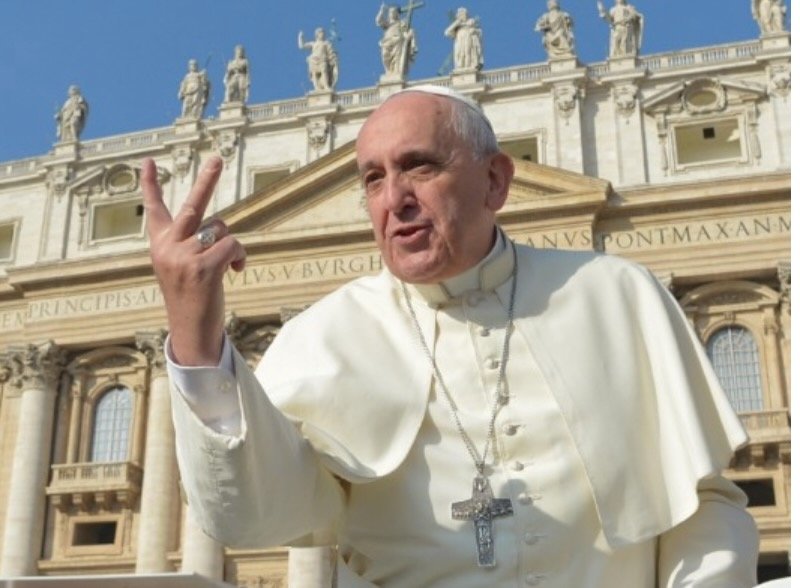 Pope to Have Hernia Surgery, Stay in Rome Hospital for Several Days