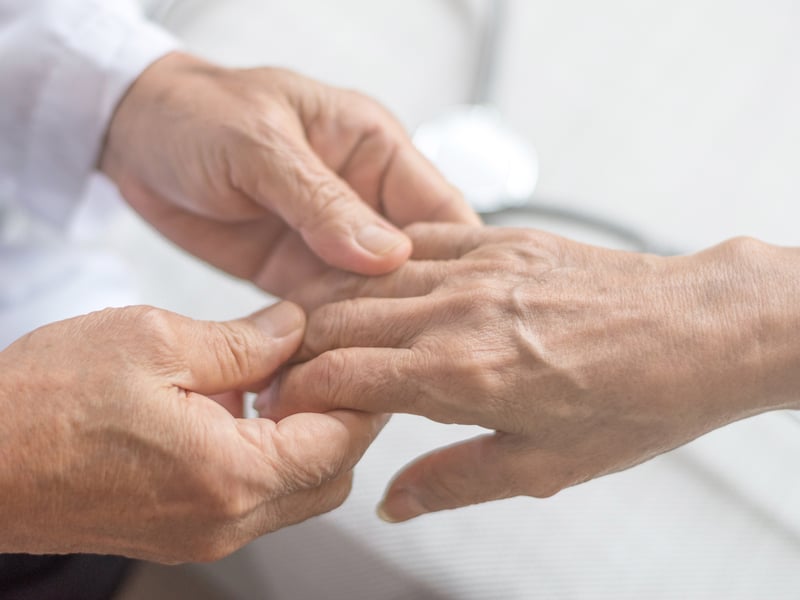 Arthritic Hands: What Works (and Doesn`t) to Ease the Pain?