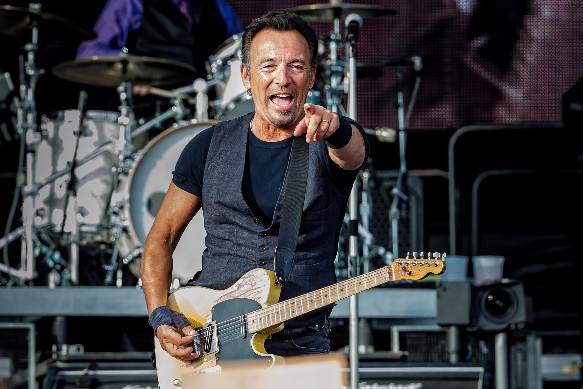 News Picture: Bruce Springsteen Postpones Shows Due to Peptic Ulcers