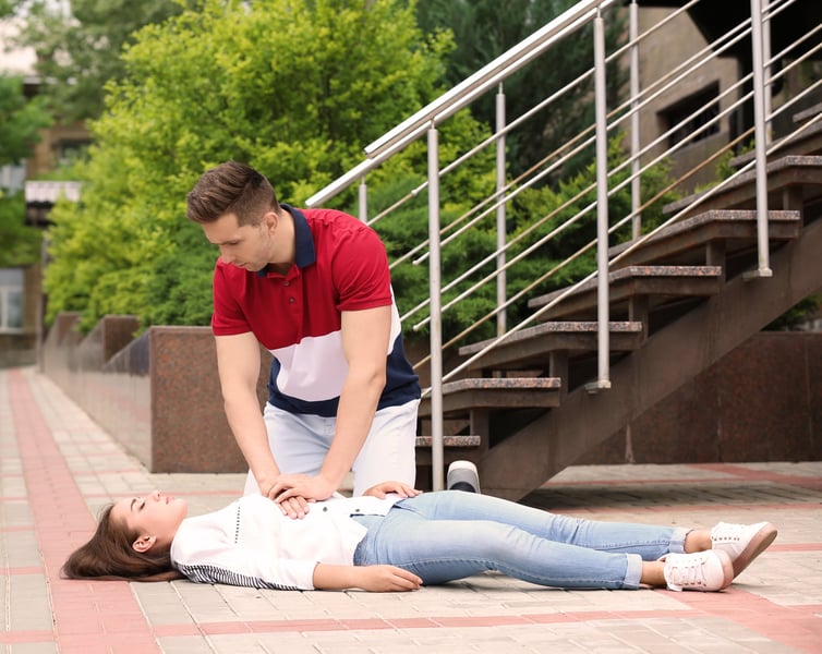 In Public Spaces, Women Less Likely to Get CPR If Cardiac Arrest Strikes